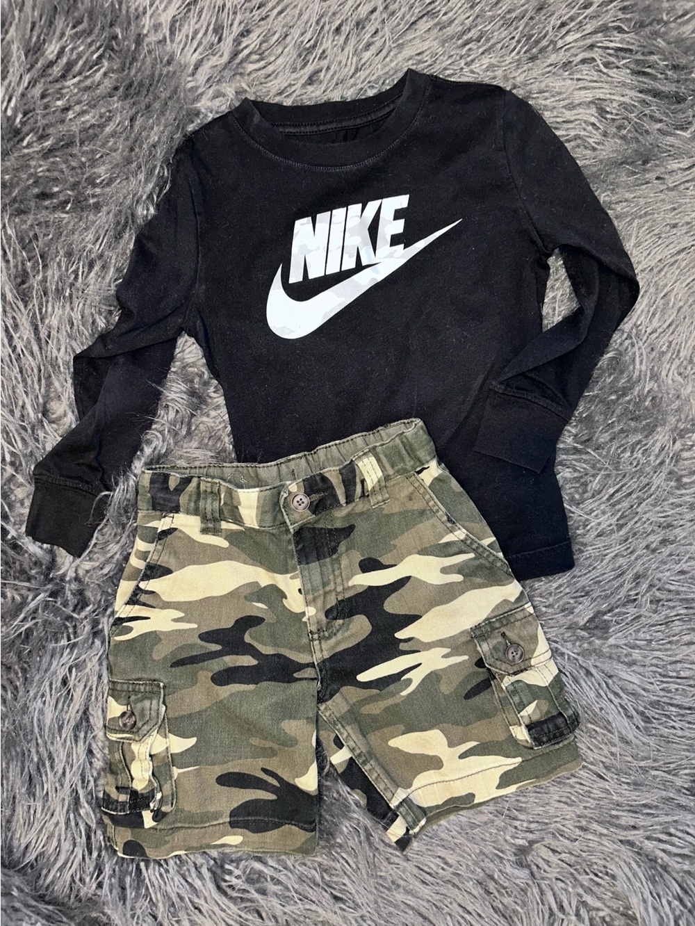 Nike Camo Long Sleeve Tee with Camouflage Cargo Shorts, boys size 4T